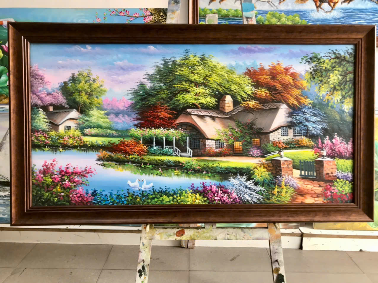tranh treo tường phòng khách ngôi nhà trong rừng